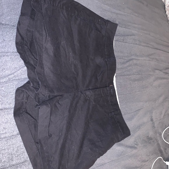 Cute striped shorts and simple black shorts! - Picture 4 of 6